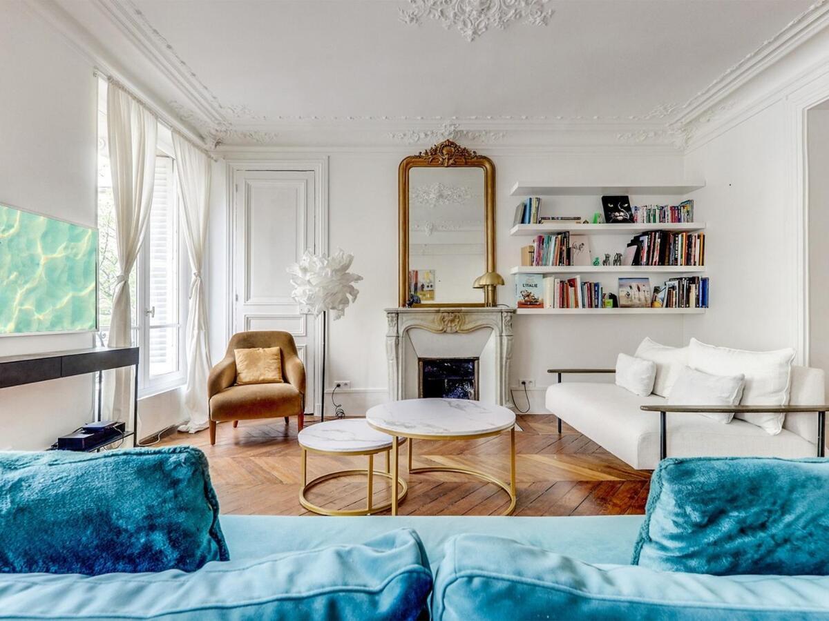 The Lady In Red - Romantic & Silky - Notre Dame Appartement *