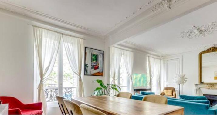 The Lady In Red - Romantic & Silky - Notre Dame Appartement *